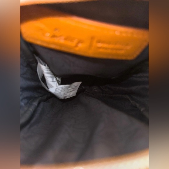 Danielle Nicole Disney The Lion King Simba Die Cut Crossbodyw/TradingPinKeychain - Picture 11 of 13